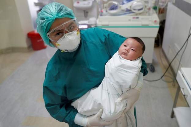 Тайландад коронавируст халдвар авсан нэг сартай хүүхэд эдгэрчээ